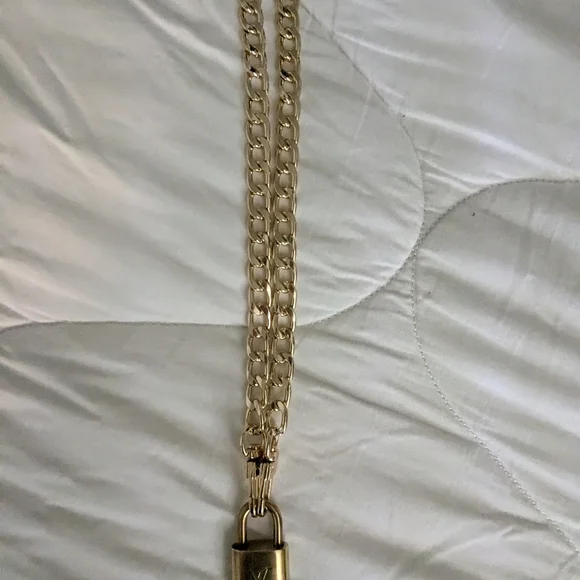 Louis Vuitton Lock, key and chain - Picture 4 of 8